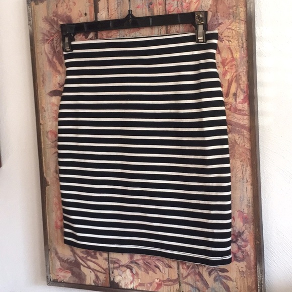 F21 FOREVER 21 STRETCH STRIPE BODYCON MINI SKIRT S - Picture 5 of 5